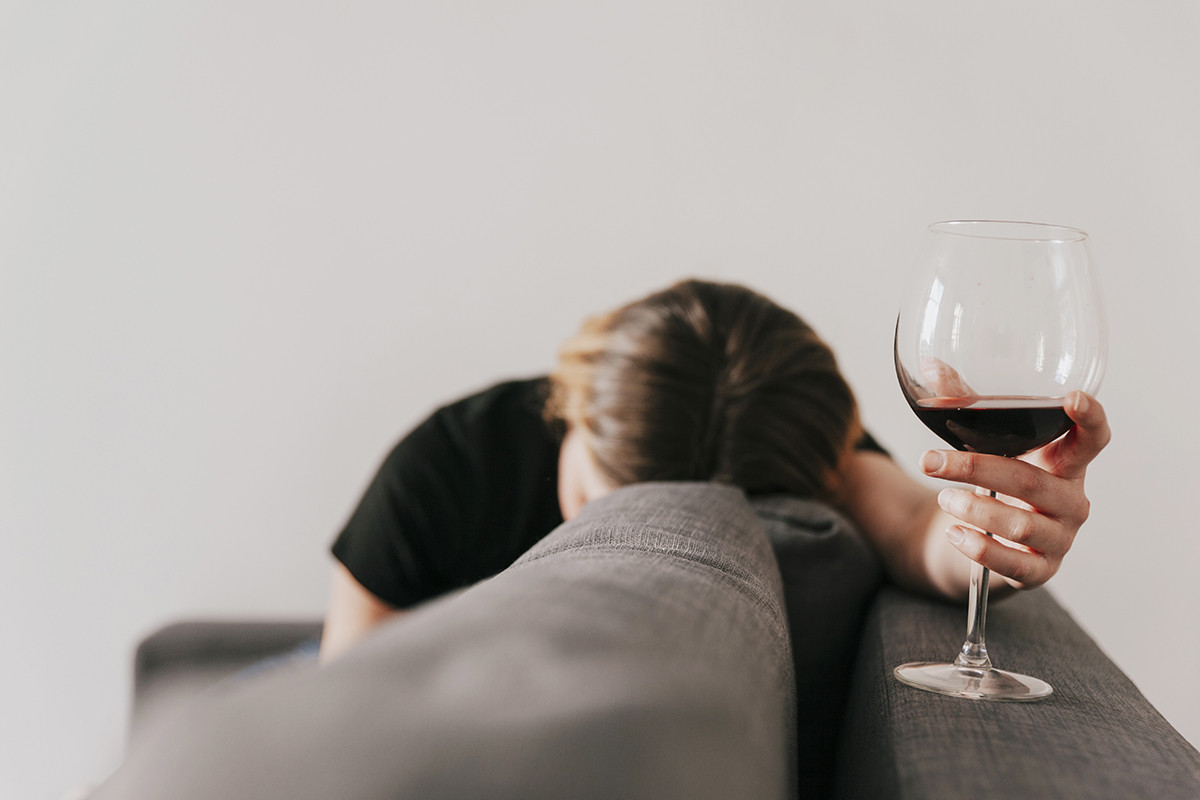 Como a bebida alcoólica prejudica a saúde? | Oeste Saúde - Planos de Saúde